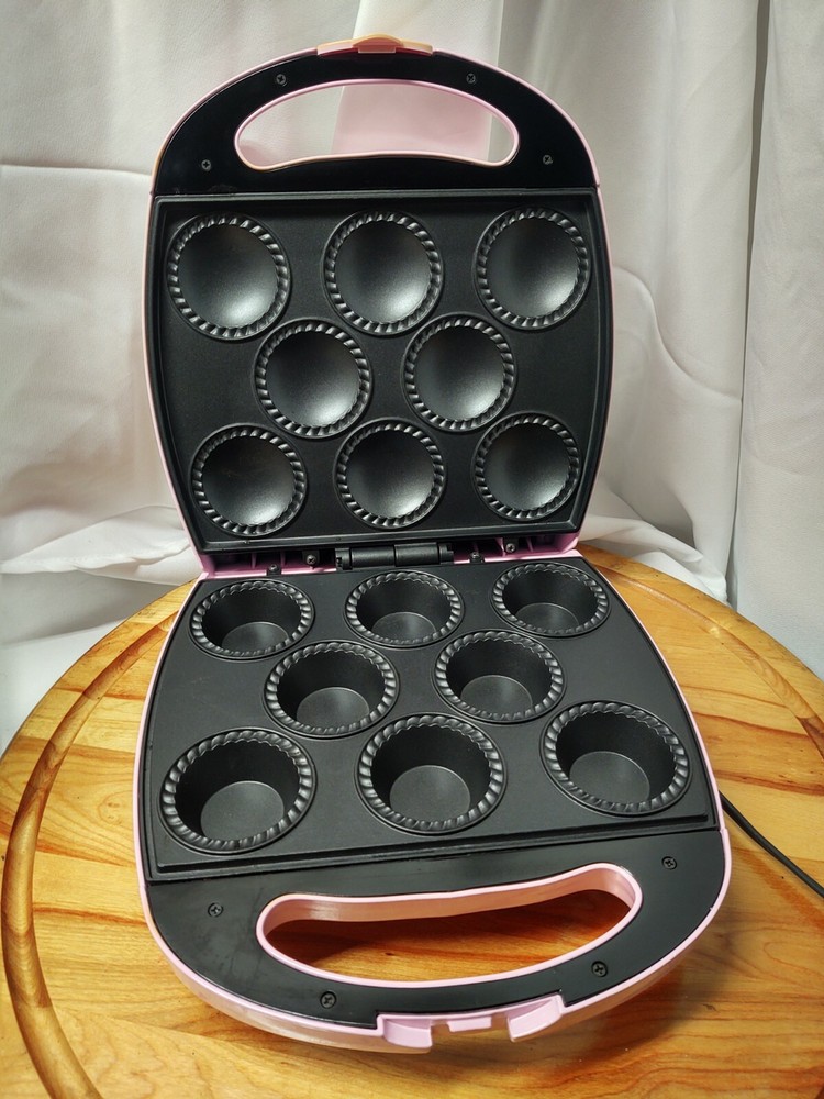 Babycakes Cupcake Maker Machine 8 Mini Cakes Griddle Pre Owned