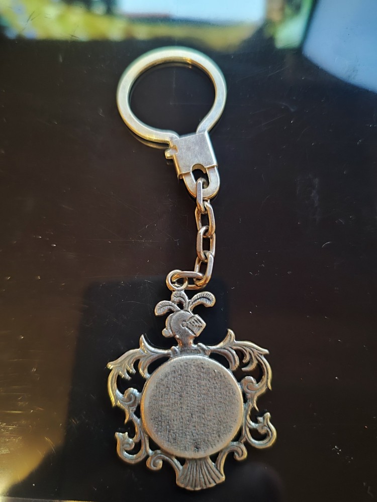 R Letter Keyring
