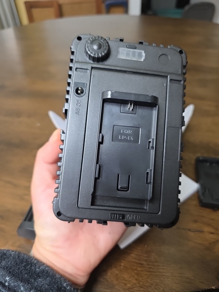 Precision Design Digital Camera Camcorder LED Video Light LE-168A