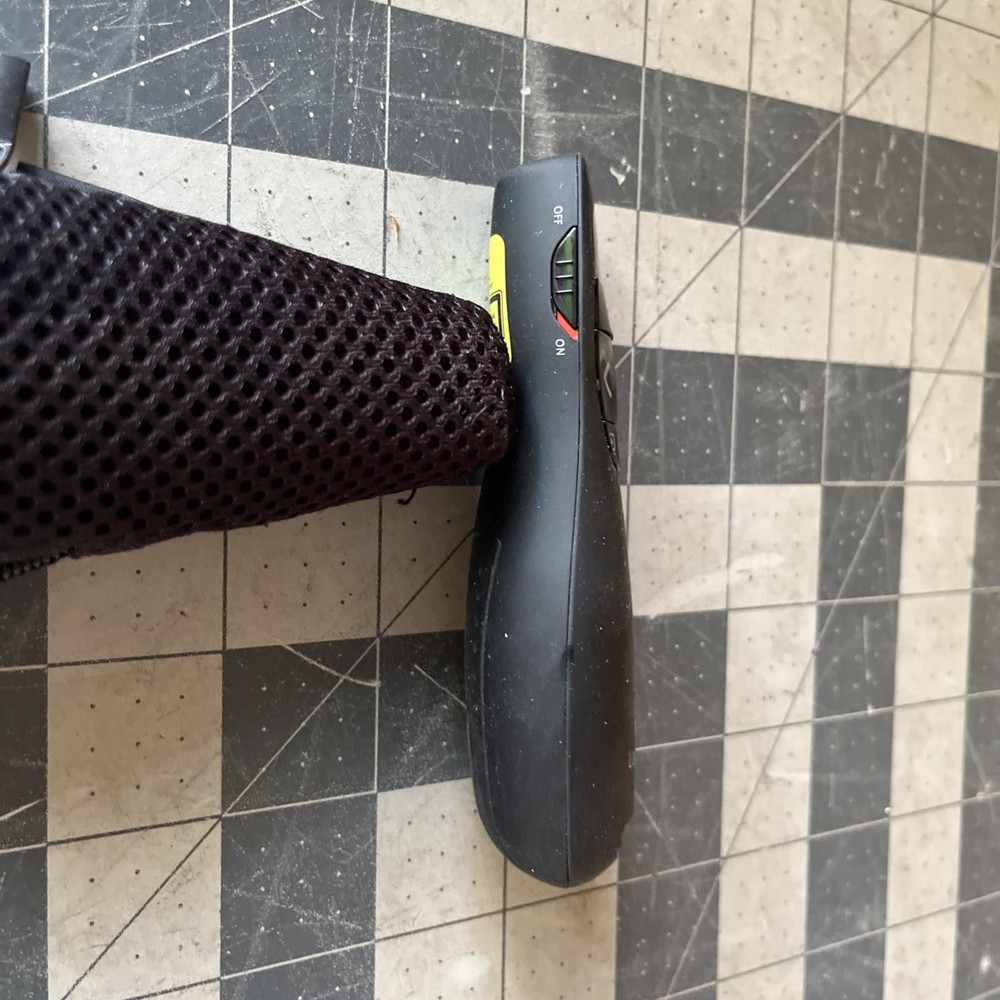 Logitech R400 Laser Presentation Remote - Black