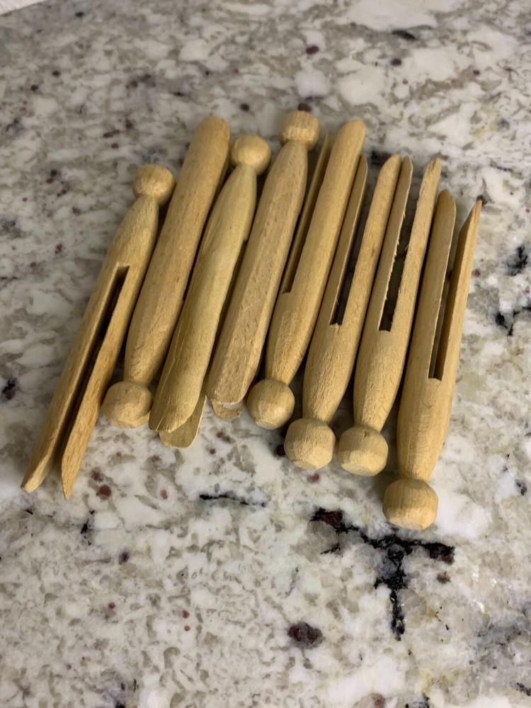 8 wooden clothespins