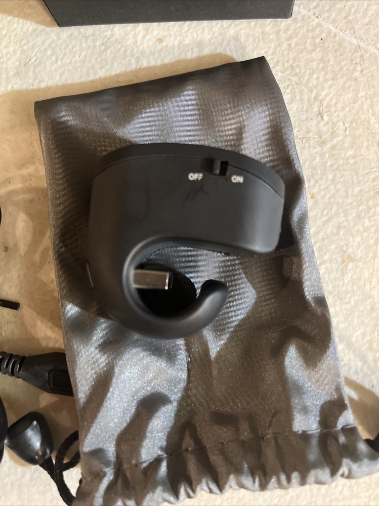 Wireless Laser Pointer USB Rechargeable Finger Ring Powerpoint Presenter