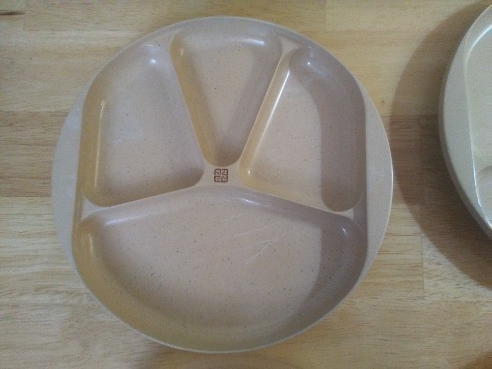 Littonware Microwave Divided Plates with Lids