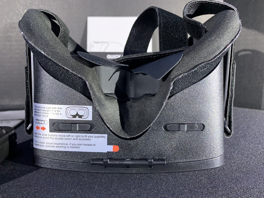 DESTEK V5 VR Headset with Bluetooth Controller - Read Description