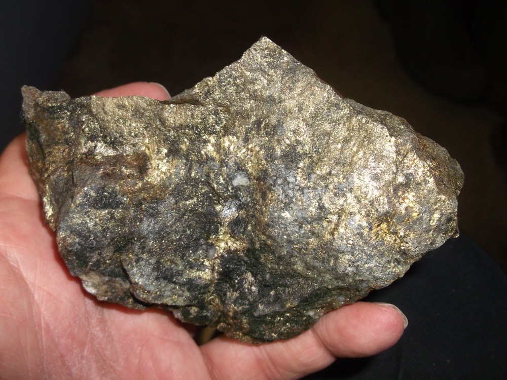 Gold, silver, copper, 686 grams samples ,ore high grade .