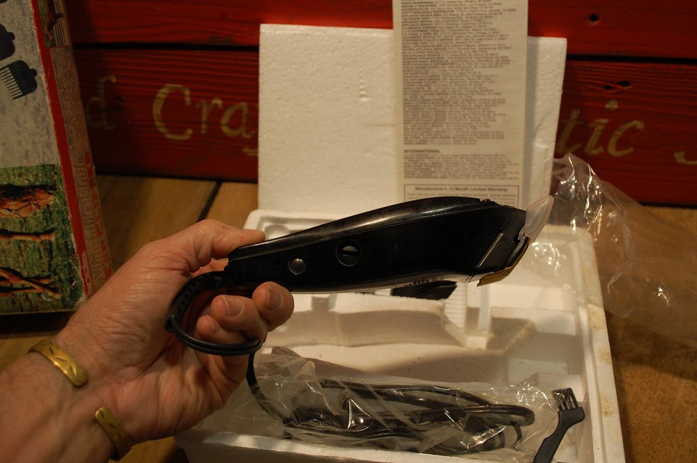 Andis Endurance Clippers Adjustable Blade Ear Trimmer