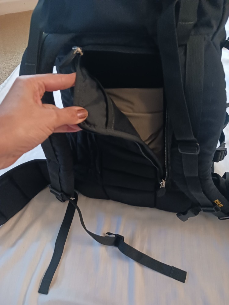 Vortex Snowboard/ski Black Backpack Back Zipper Access