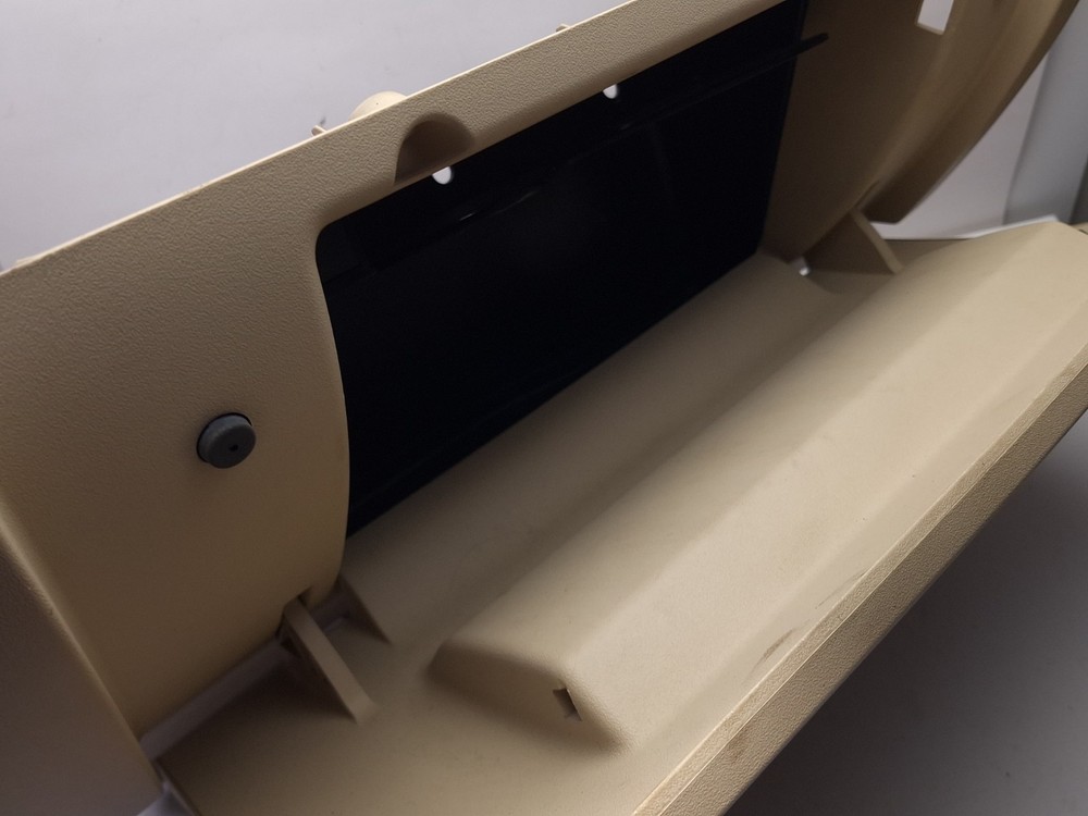 VOLKSWAGEN BEETLE GLOVE BOX 1998-2008 TAN OEM *Note