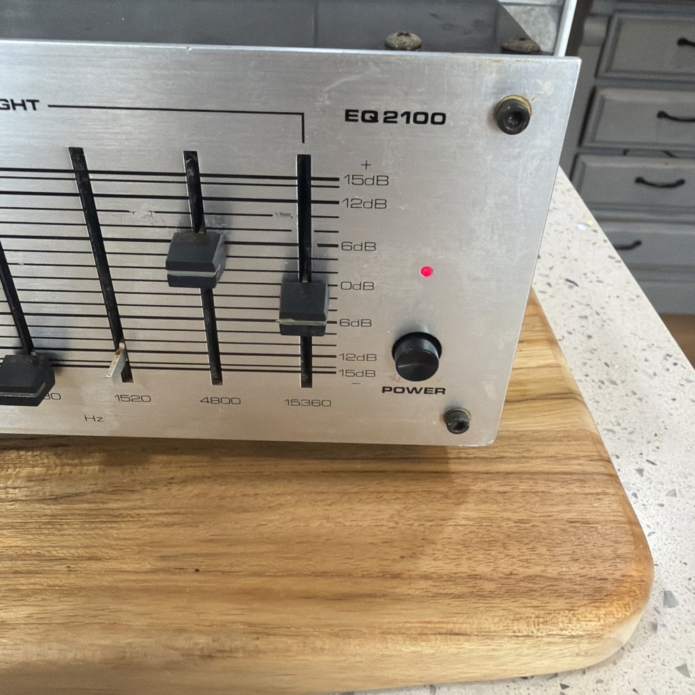 Newmark Stereo Frequency Equalizer Eg 2100