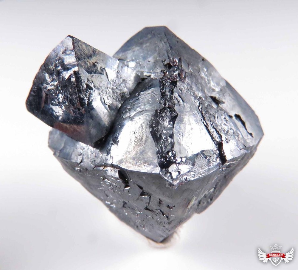 108.62CT. COMPLETE TWINNED CUPRITE - RUSSIA