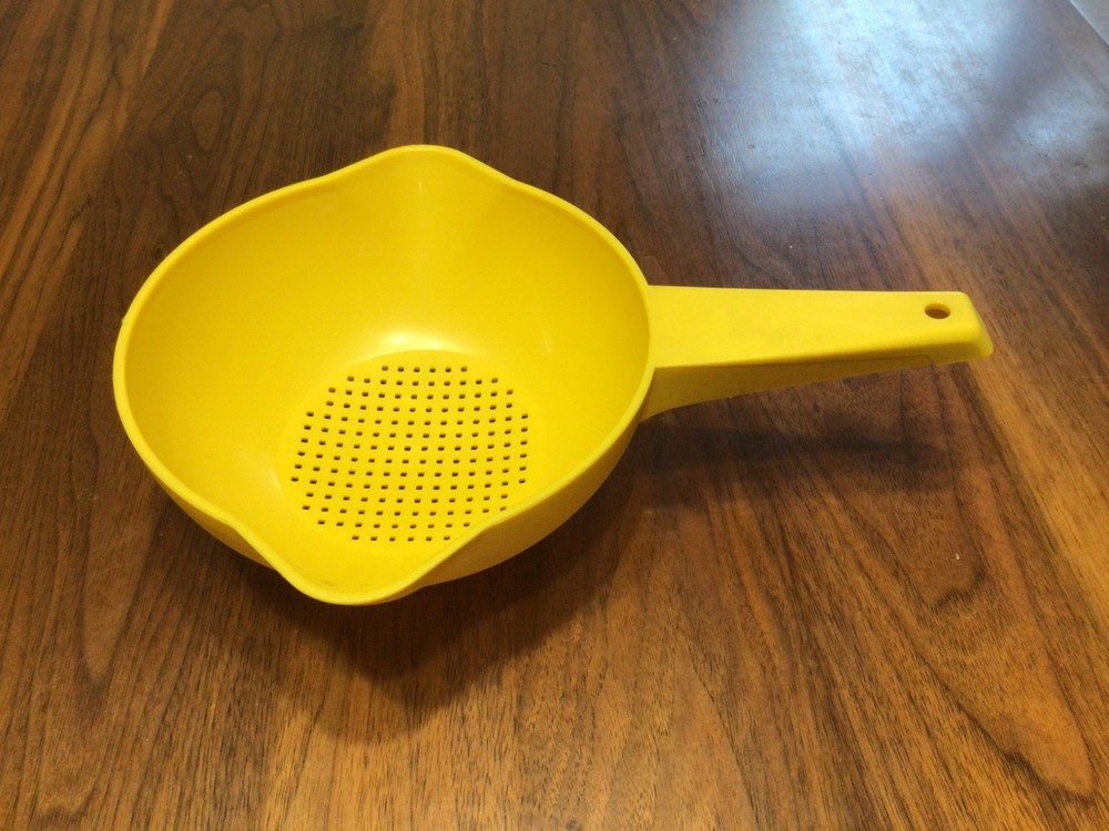 VTG Tupperware - 1200-2 Small 1qt Strainer Colander YELLOW, Handle & Pour Spout