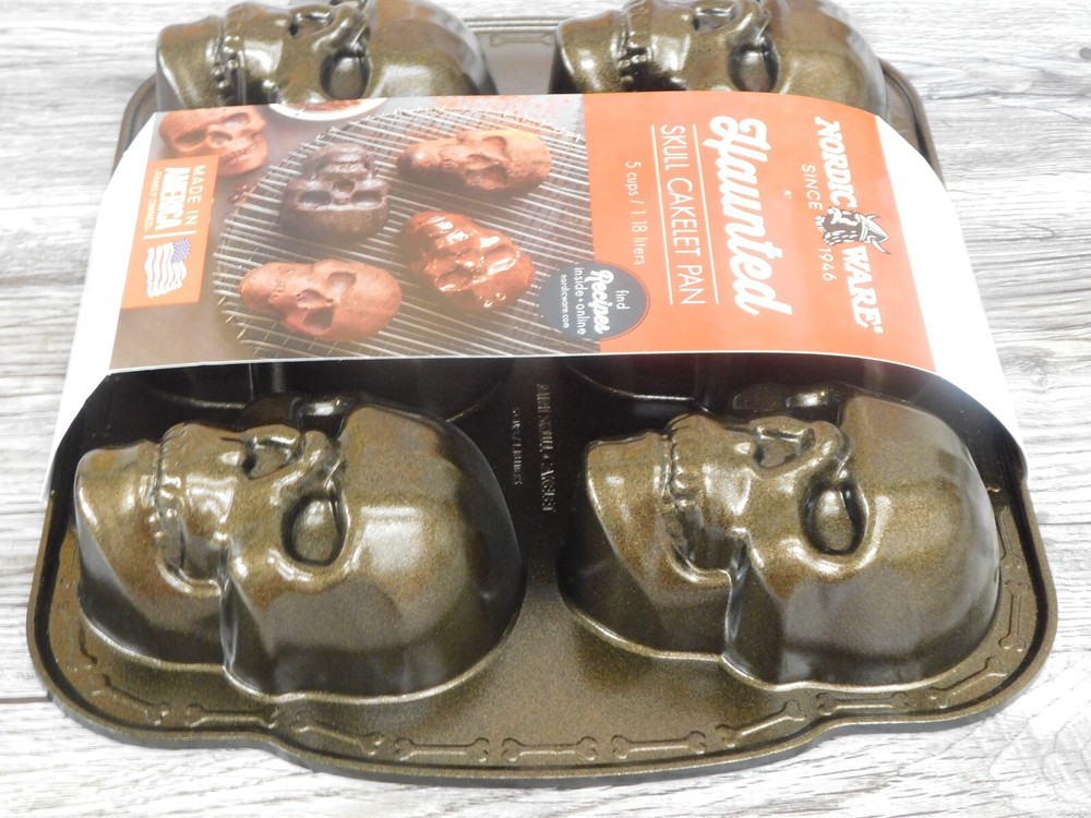 Nordic Ware Haunted Skull Cakelet Pan - New