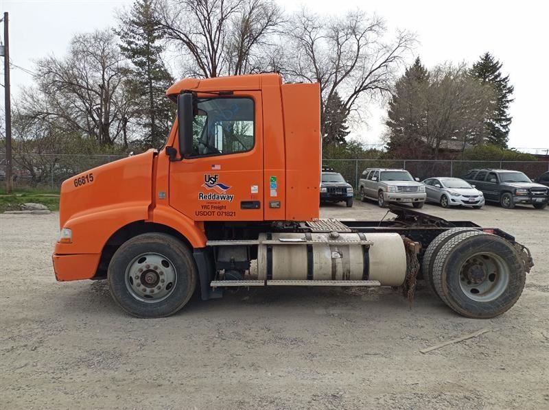 Volvo VN Frame Step 5"X36" (10957461