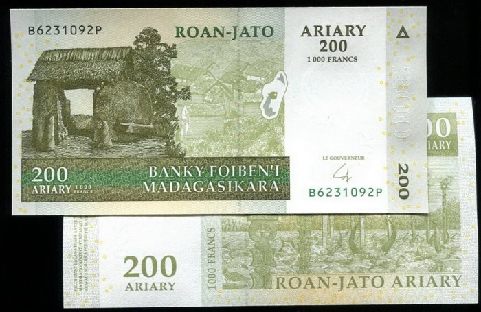 MADAGASCAR，P87，200-ARI，2004，UNC