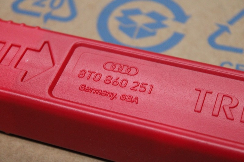 Audi Facelift Emergency Triangle 8T0860251