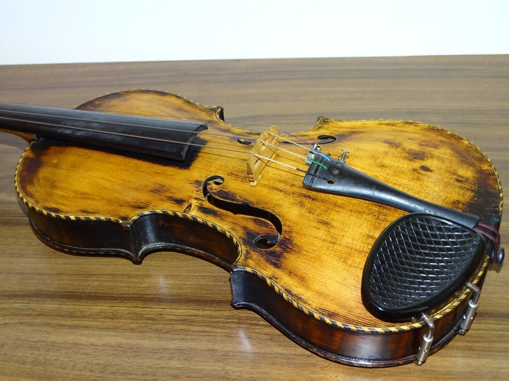 VIOLIN WITH CAT HEAD - model STAINER (Nr. 525)