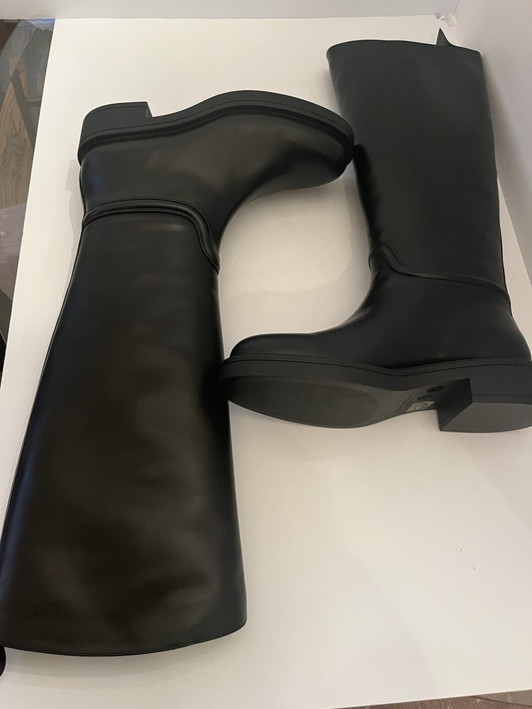 Stuart Weitzman Boots 8