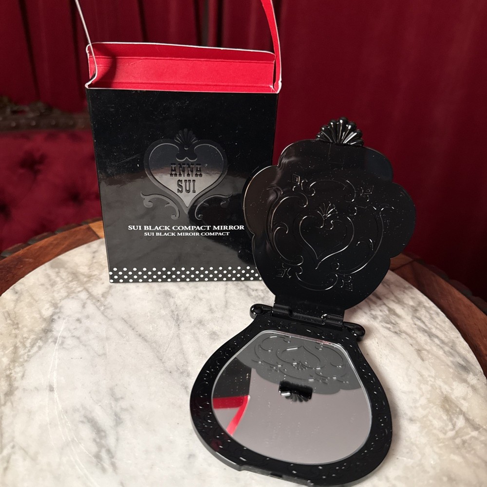ANNA SUI - Black Collectible Accessory Compact Mirror NIB