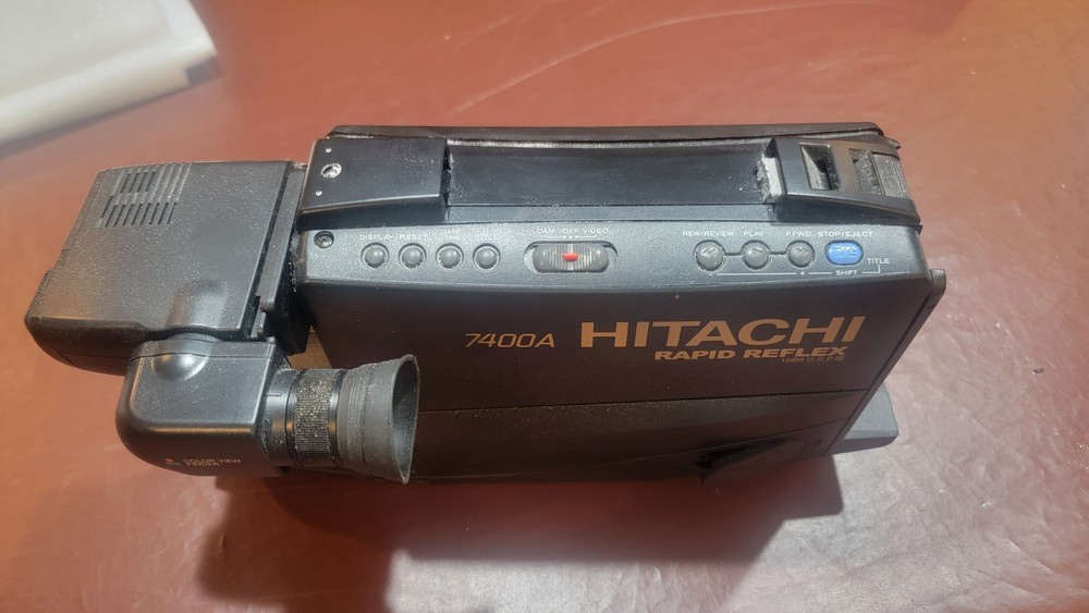 Vintage Hitachi 7400A Rapid Reflex Video Camcorder