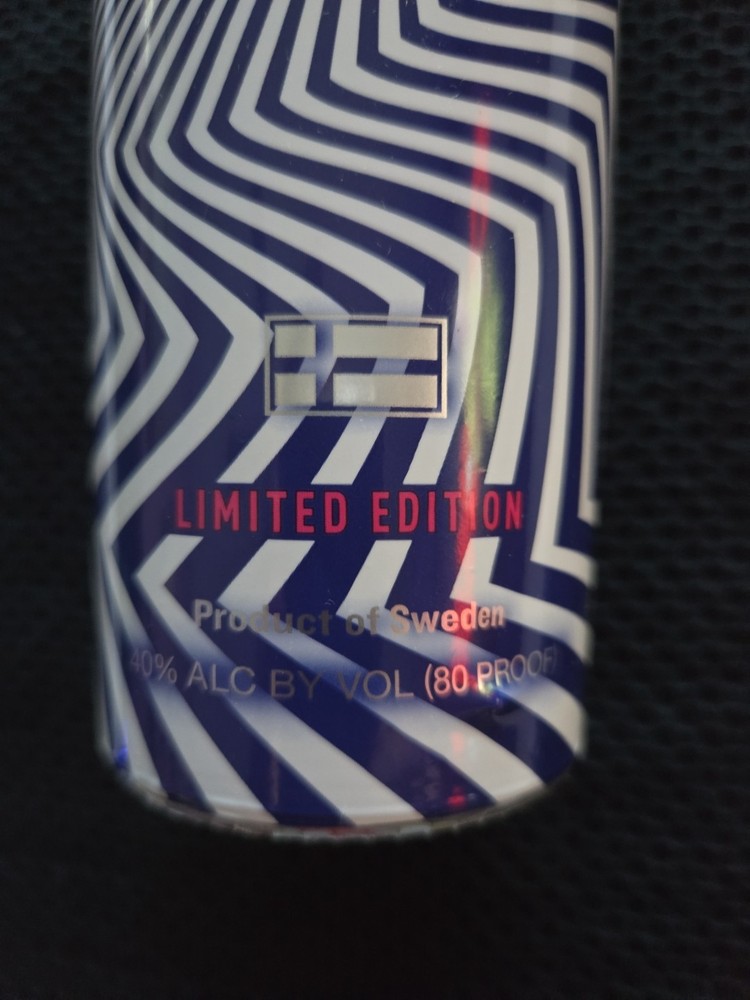 SVEDKA Psychedelic Optical Illusion Limited Edition Empty Bottle from 2008-EUC