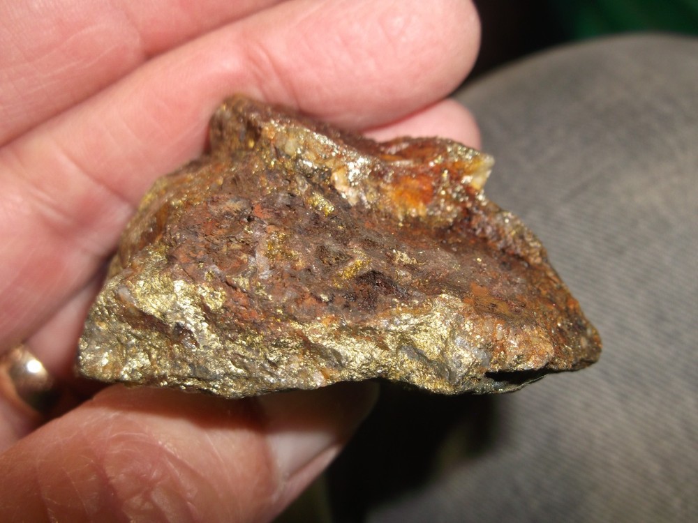 gold silver copper ore, 98 grams samples ,ore high grade .