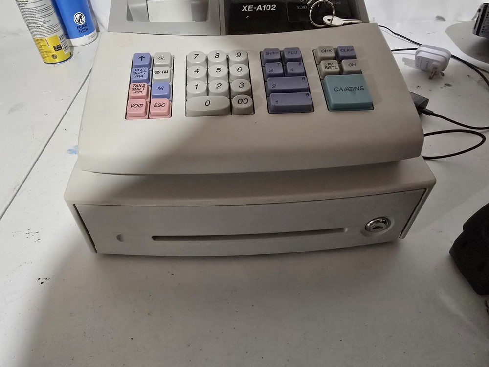 Sharp XE-A102 Electronic Cash Register With Keys See Description