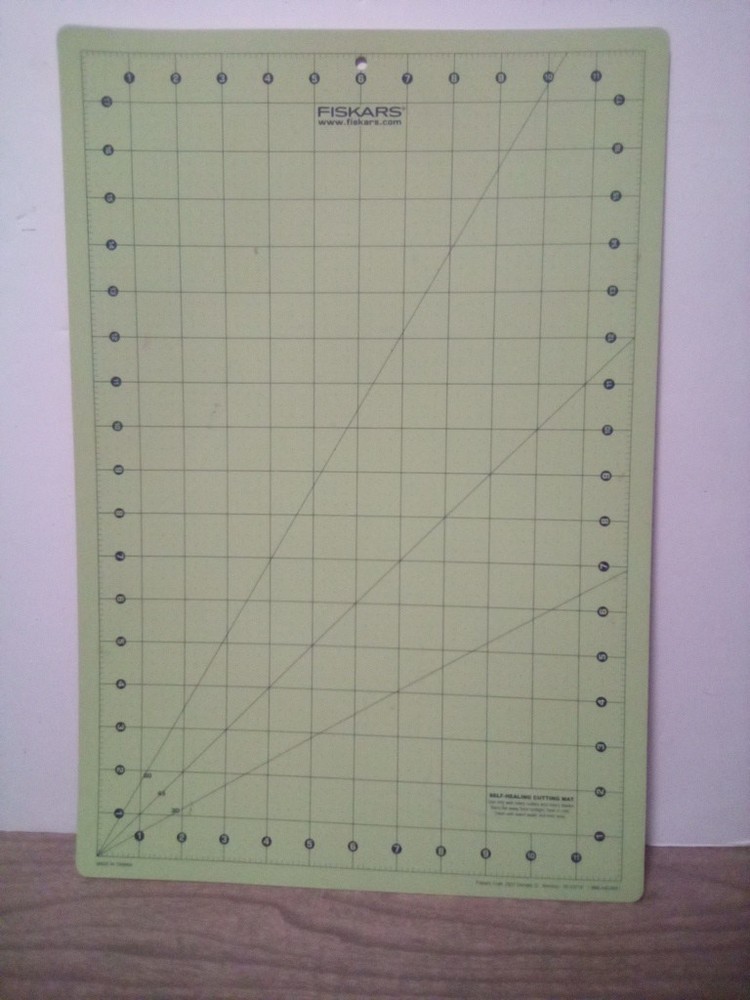 Fiskars Self Healing Cutting Mat 12" by 18"