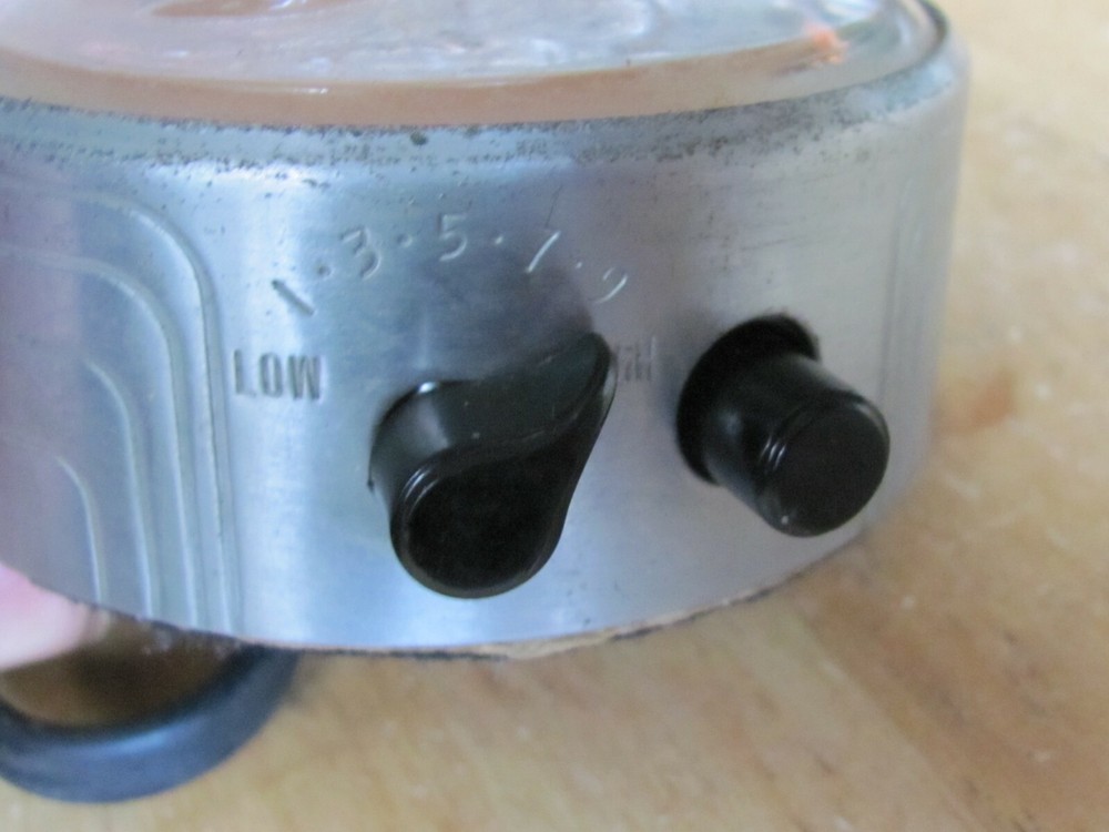 1930'S HOUSEHOLD ELECTRONIC CONTROL WITH FLOWER ART DECO GLASS FRONT
