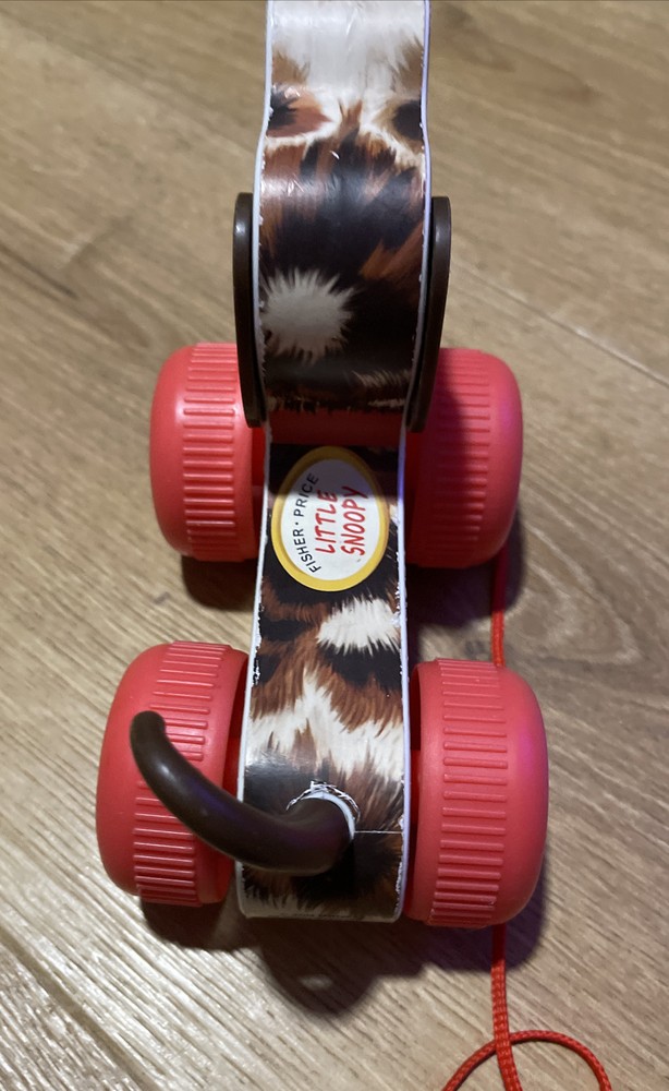 Snoopy Pull Along Dog Reproduction 2014 G3