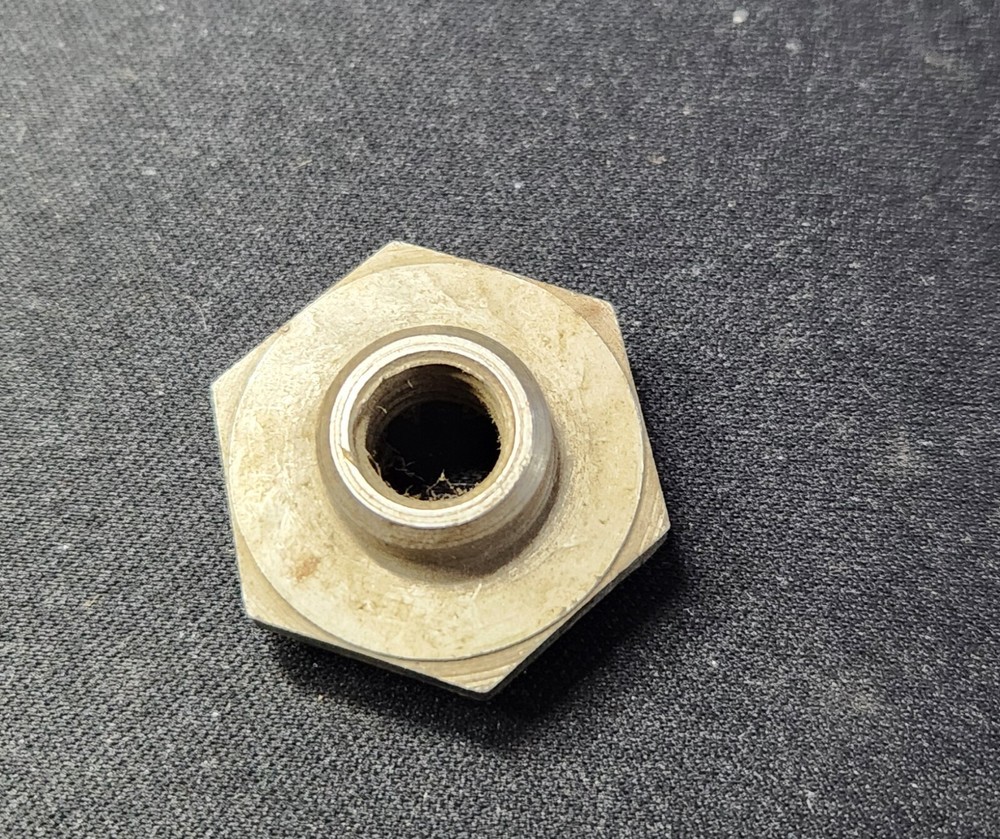 M899 - NUT ( QTY 7 )