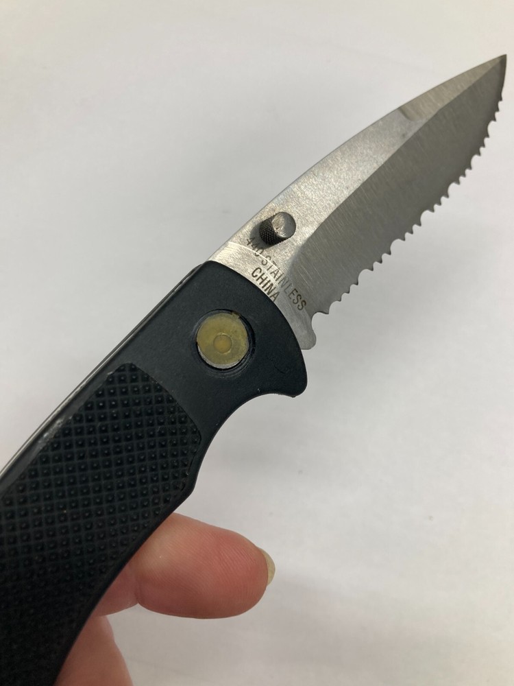 Master Black Tactical Lockback Serrated Edged Folding Knife D1-03A