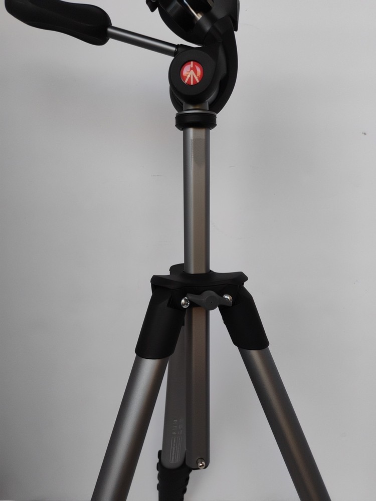 Manfrotto MKCOMPACTADV-BK Compact Advanced Tripod