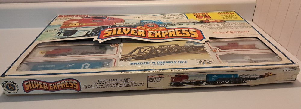 Bachmann "SILVER EXPRESS" Electric HO Train Set 83 PC