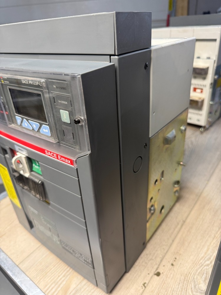 Excellent ABB SACE Emax E3 E3N-A 20 3 Pole 2000 Amp Circuit Breaker