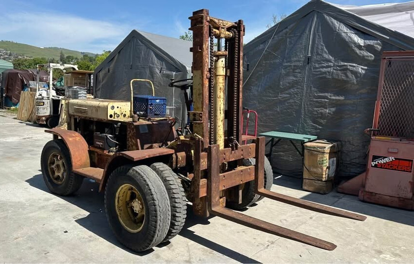 CLARK PLANELOADER- ALL TERRAIN FORKLIFT-