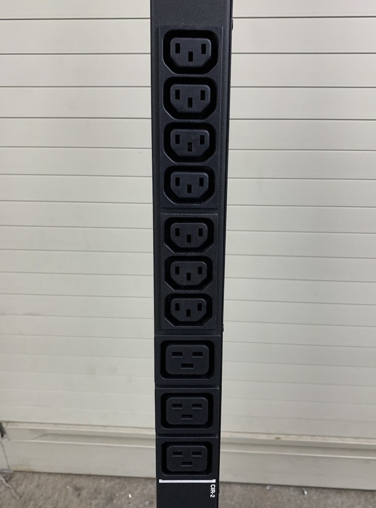 WrightLine 17110005 30-Plug Power Distribution Unit