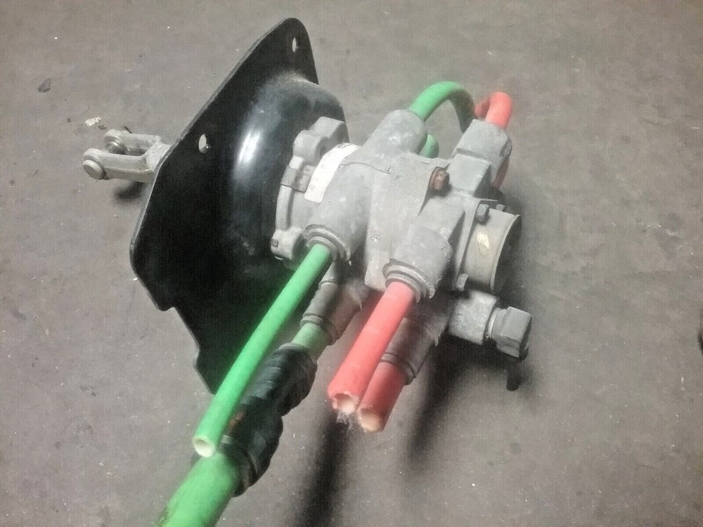 INTERNATIONAL PROSTAR FOOT BRAKE VALVE BENDIX 5006960