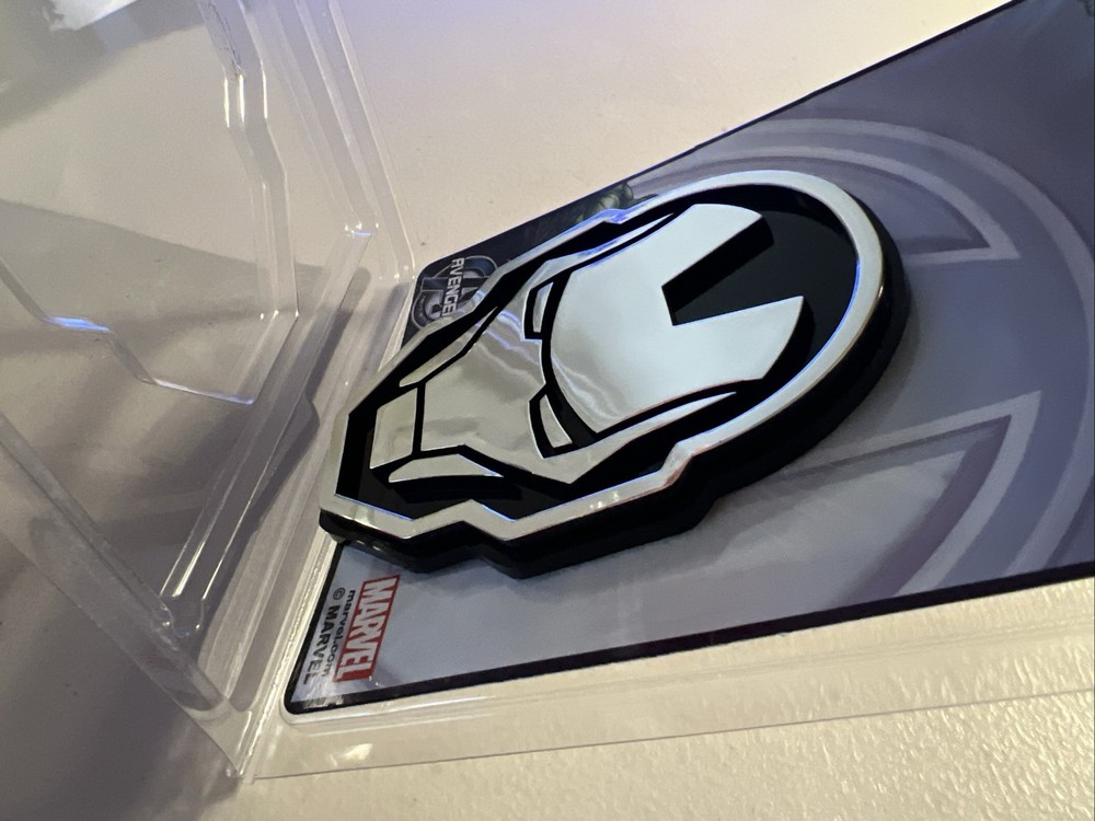 Marvel Avengers Assemble Chrome Emblemz