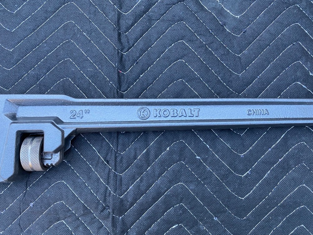 Kobalt 24” Cast Iron Pipe Wrench Black