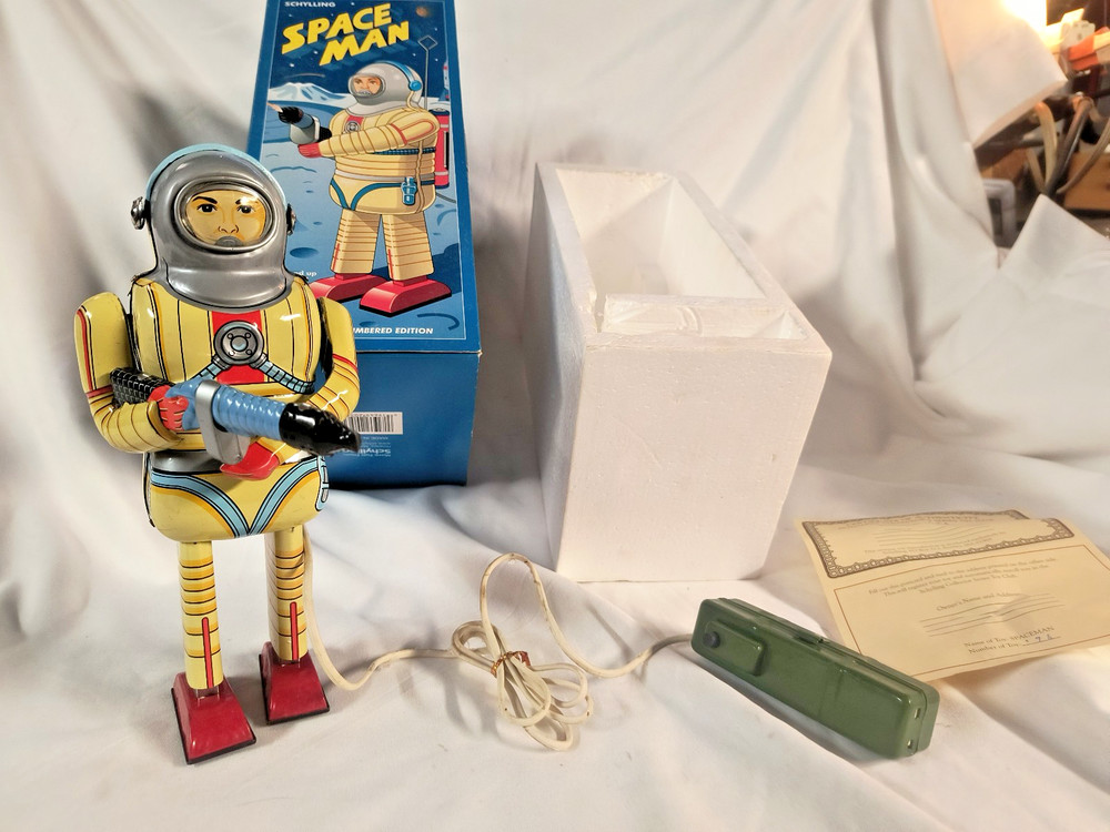 VINTAGE SCHYLLING SPACE MAN