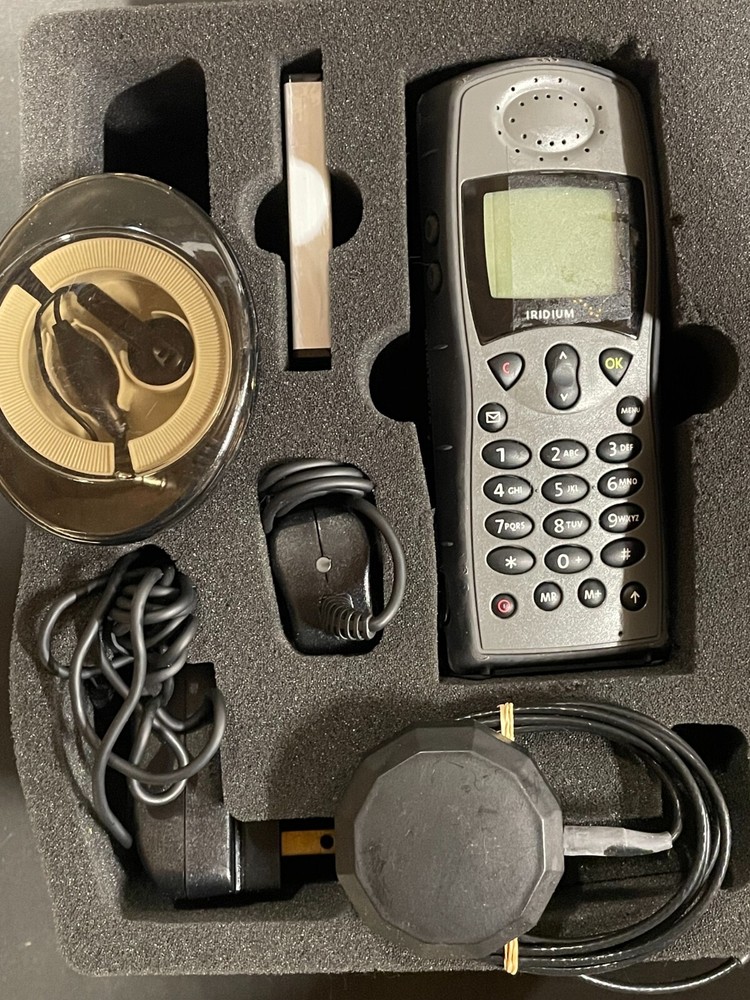 Iridium 9505a Satellite Phone with extras