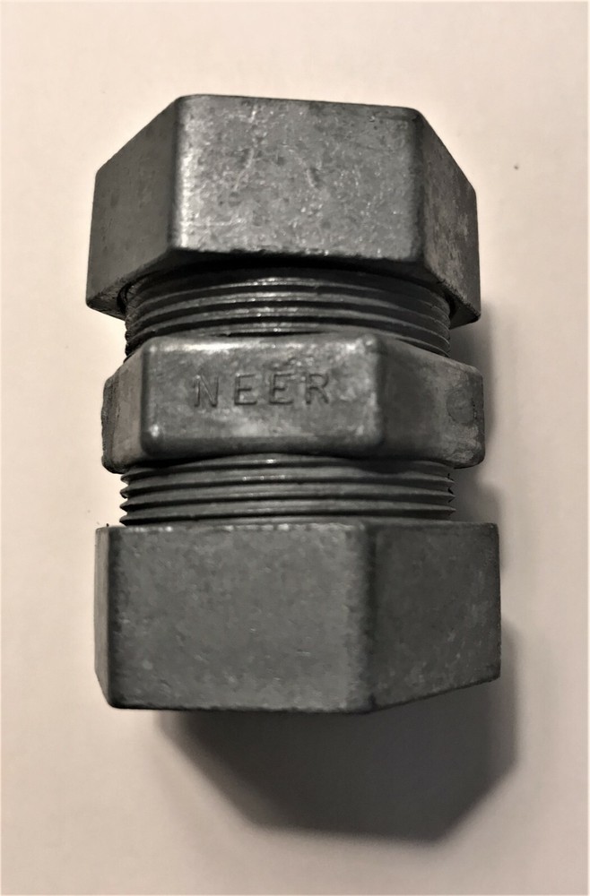 CONNECTOR   1"  DIE CAST E.M.T. COUPLINGS, COMPRESSION TYPE, CONCRETE TIGHT 