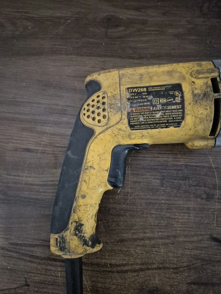 DeWalt DW268 Corded Variable Speed Reversing Versa-Clutch Screwdriver