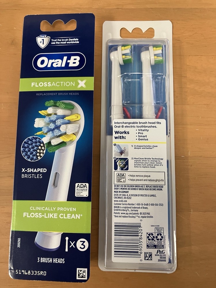 2-Pack Oral-B FlossAction Replacement Brush Heads, 6 Count
