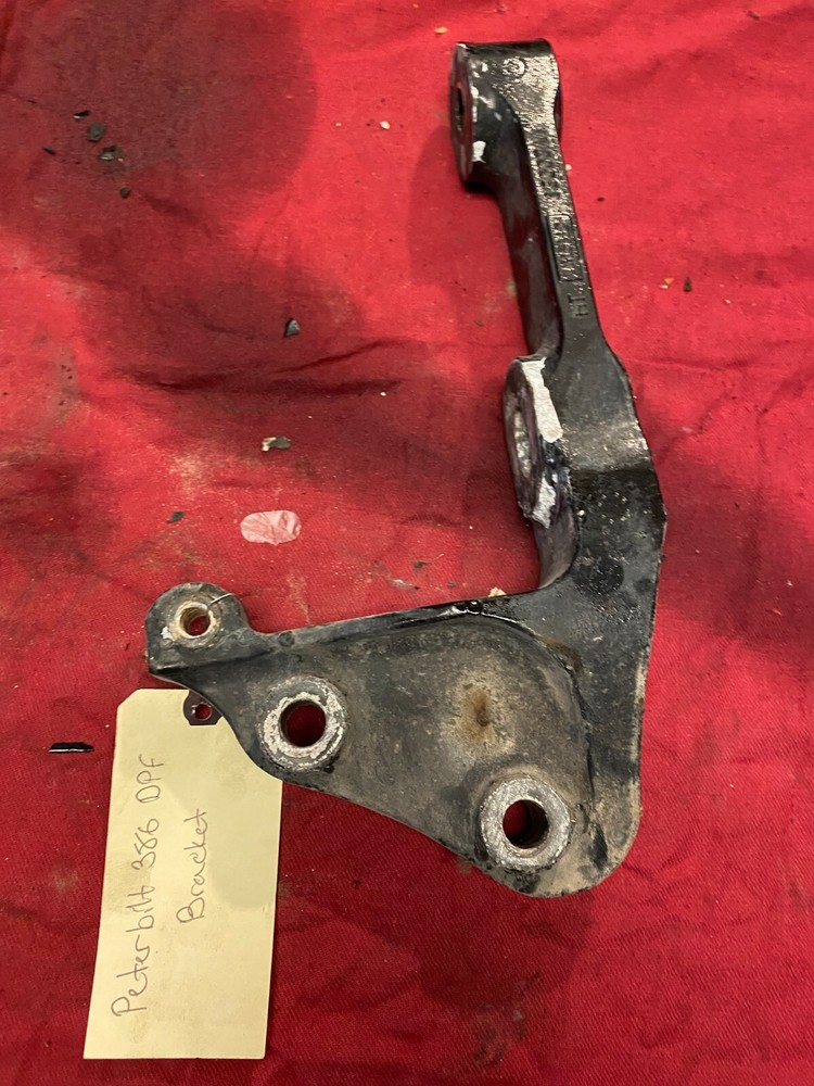 PACCAR MOUNT BRACKET SUPPORT M11 1959 003