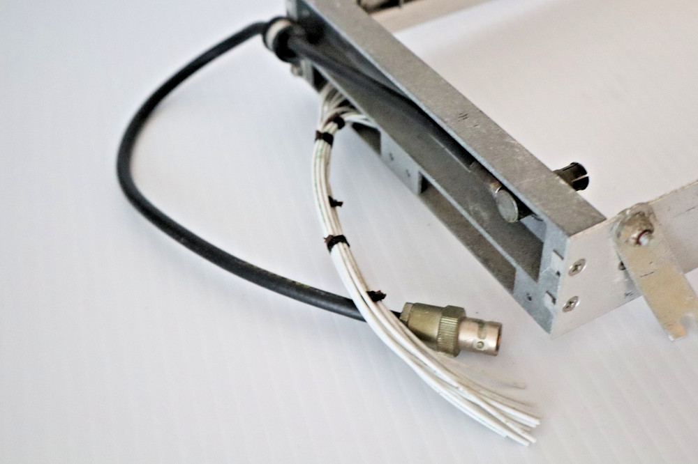 Narco DME 890 Interrogator Mounting Tray & Connector