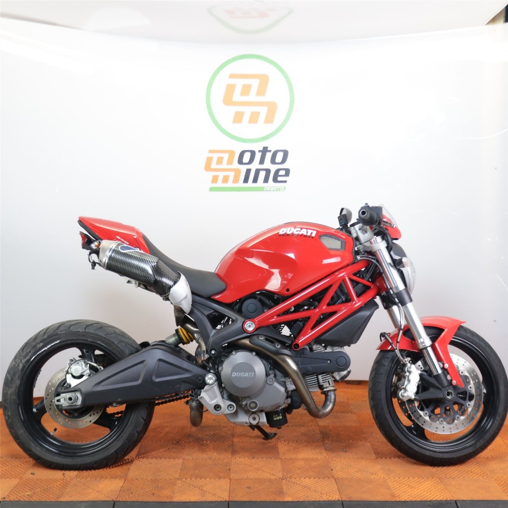 2014 Ducati Monster 696 Assorted Nuts, Bolts & Fixings