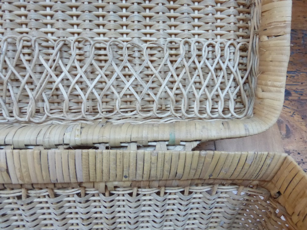 Vintage SEWING Basket RATTAN Medium NICE