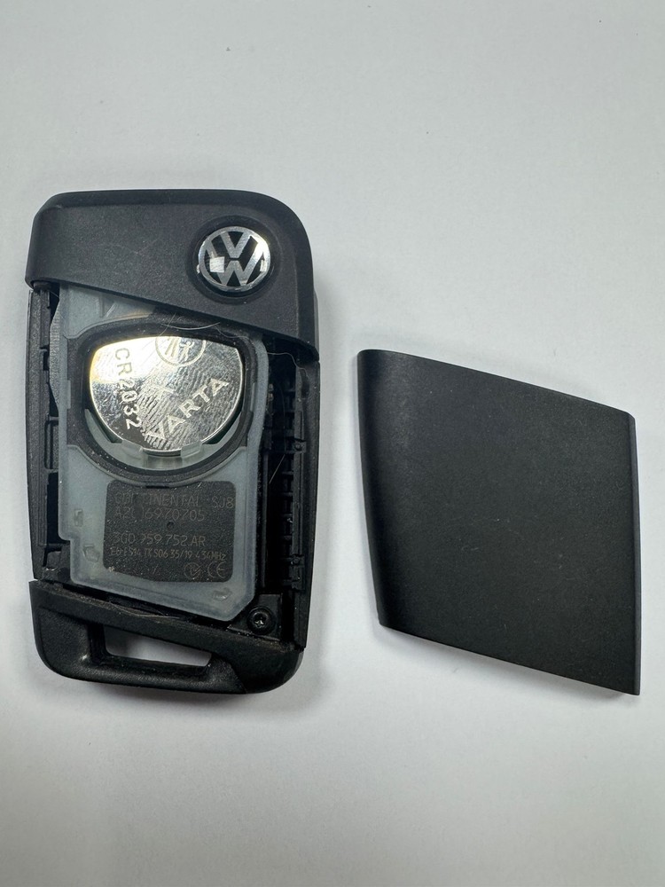 GENUINE VOLKSWAGEN 3 BUTTON REMOTE SMART KEY GOLF PASSAT ECT, TESTED 3G0959752AR