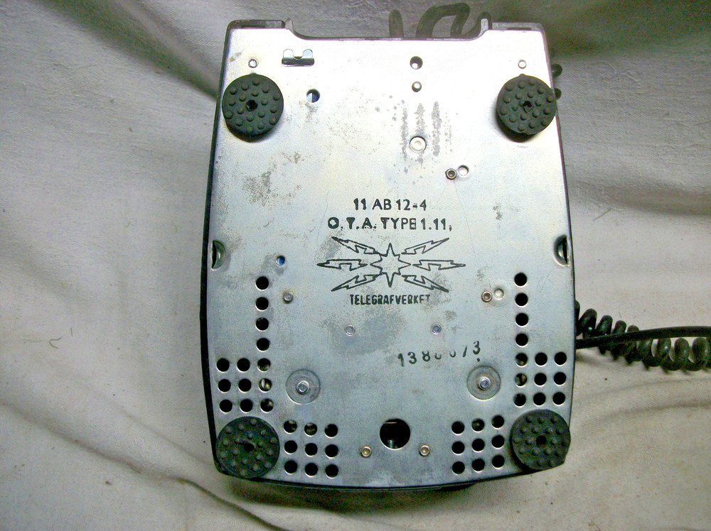 The Oslo phone with an unusual accessory